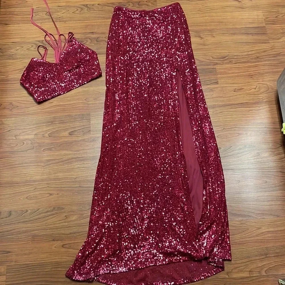 Jump Sequin-Embellished V-Neck Cropped Top & Long Skirt Two-Piece Dress - Picture 5 of 11